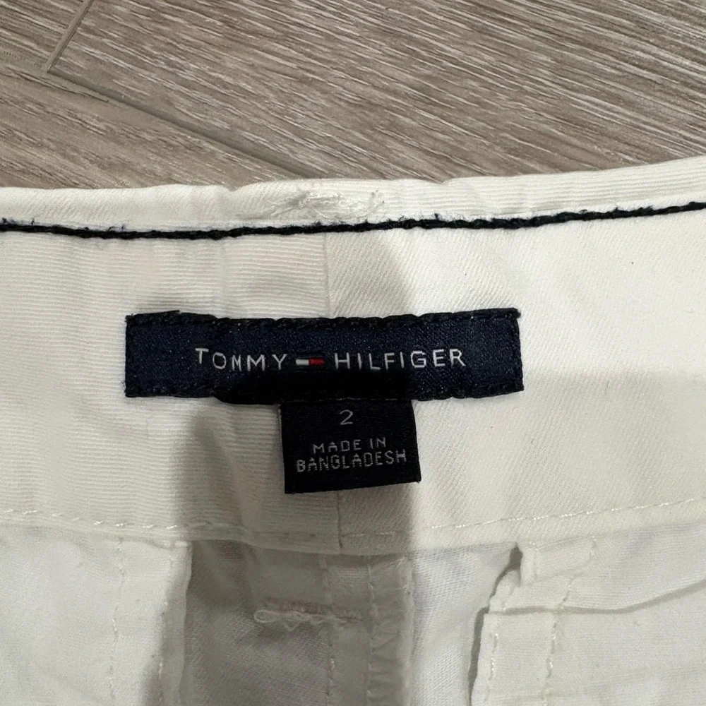 Tommy Hilfiger White Shorts Size 2 Women - Picture 2 of 2